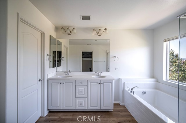 MLS #OC25031334 image #20