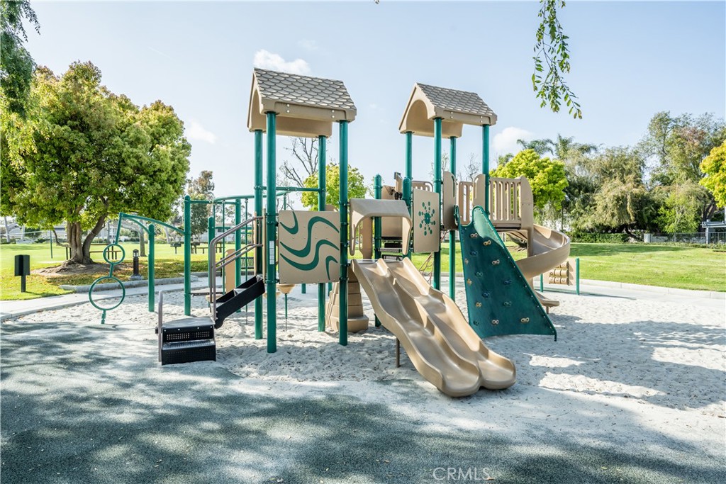 MLS #OC25031990 image #23