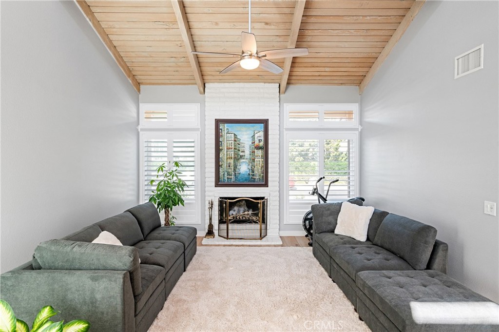 MLS #OC25031990 image #4