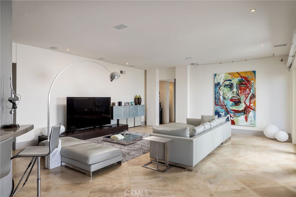 MLS #OC25032377 image #12