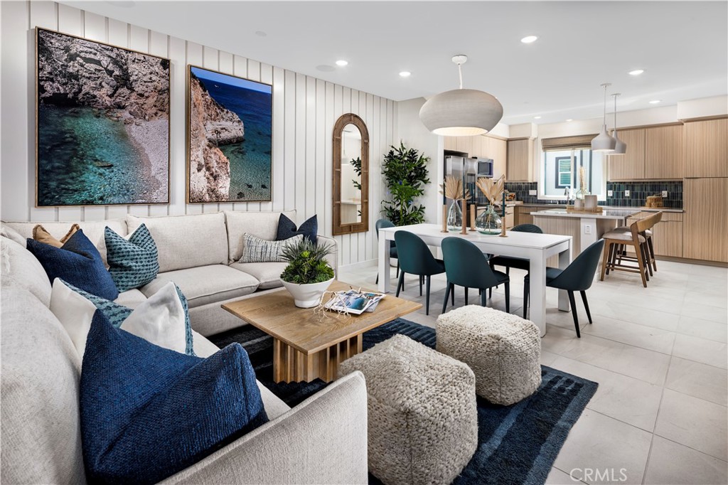 MLS #OC25033994 image #1