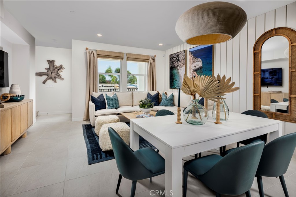 MLS #OC25033994 image #2