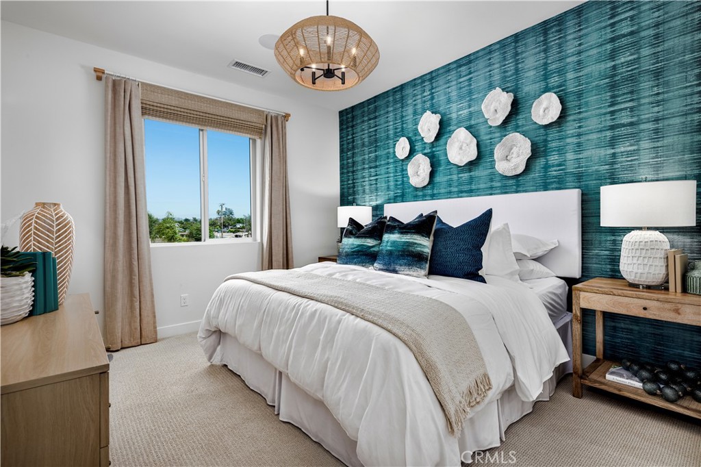 MLS #OC25033994 image #4