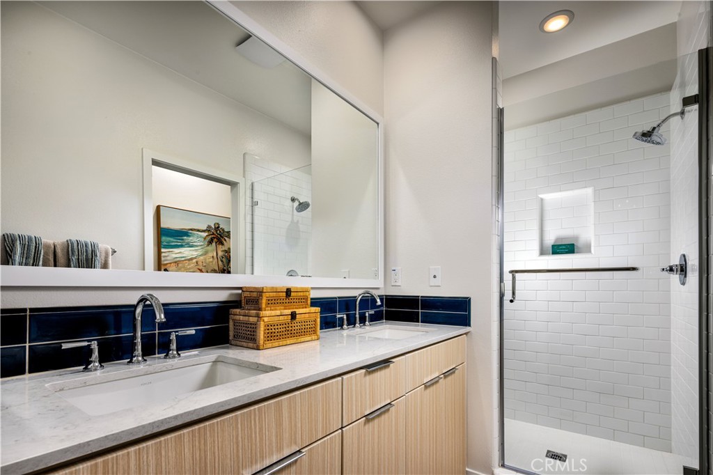 MLS #OC25033994 image #5