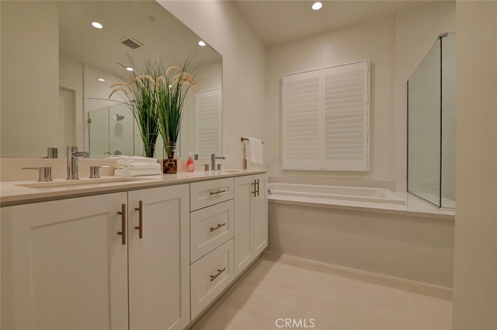 MLS #OC25034387 image #15