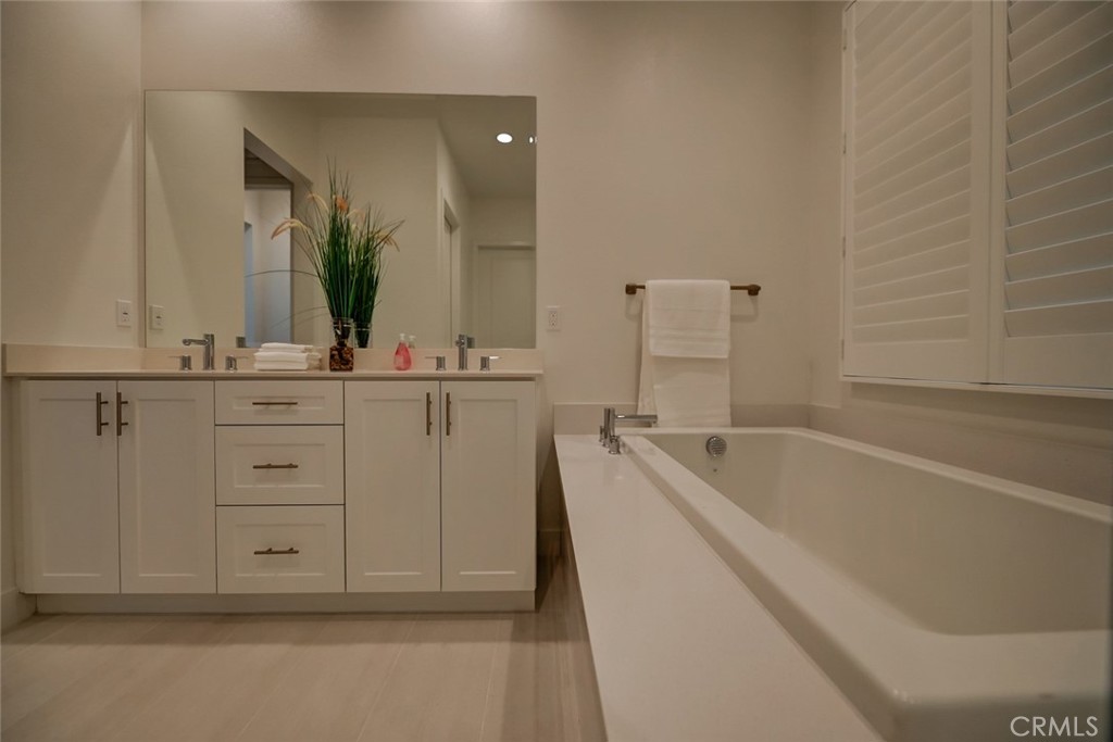 MLS #OC25034387 image #16