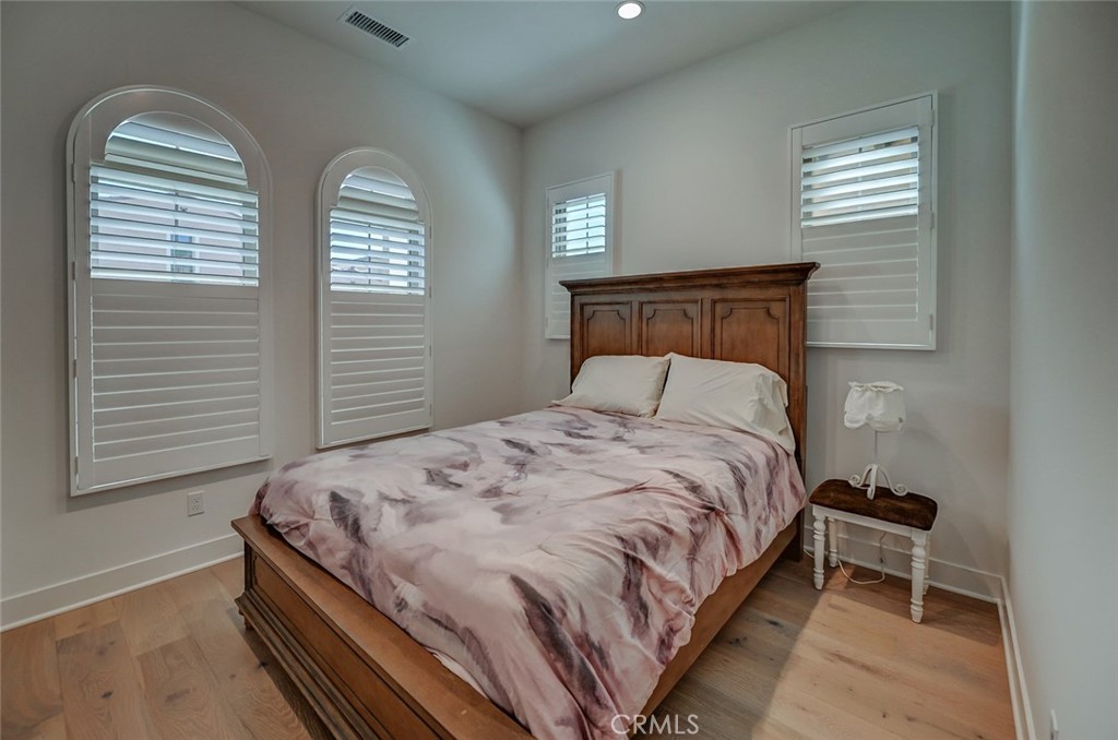 MLS #OC25034387 image #9