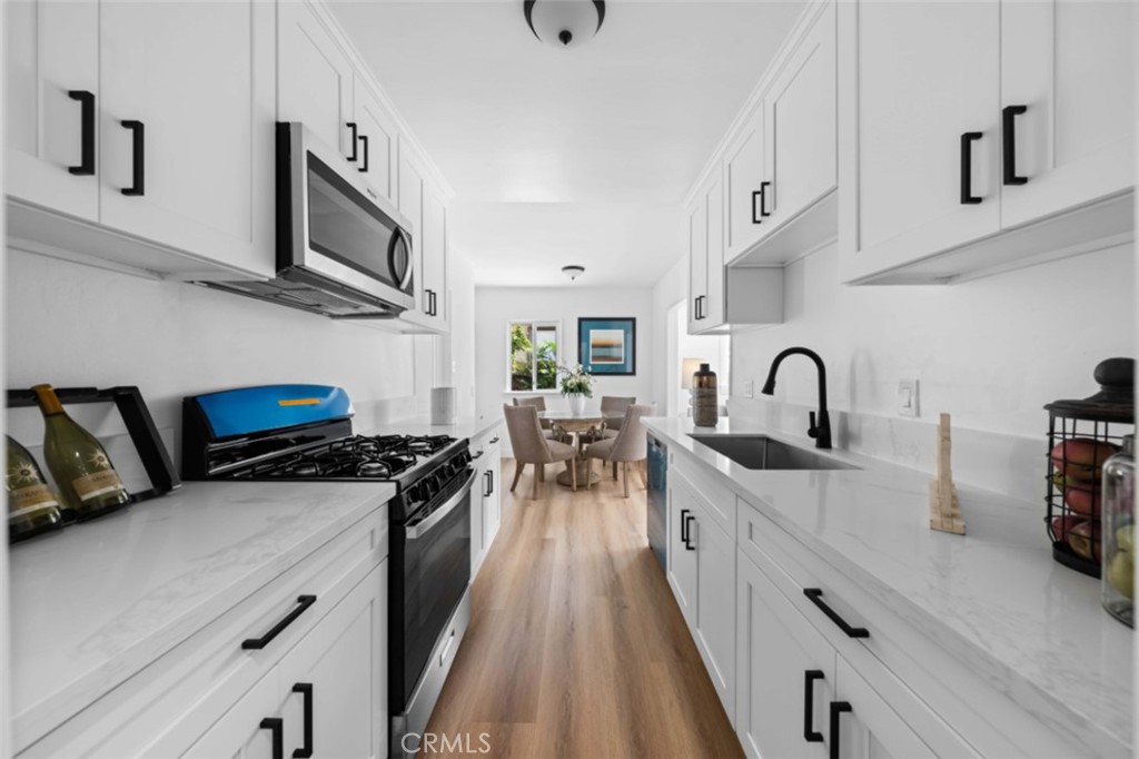 MLS #OC25034549 image #2