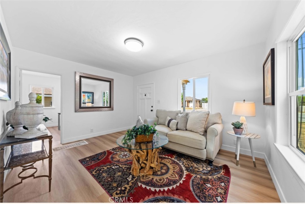 MLS #OC25034549 image #3