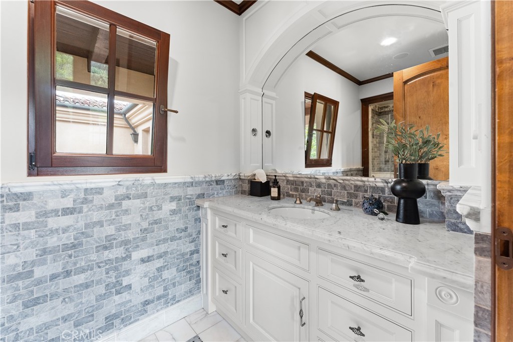 MLS #OC25036900 image #54