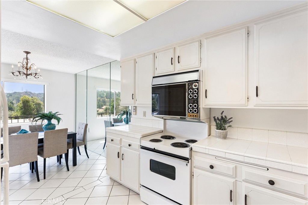 MLS #OC25037700 image #17