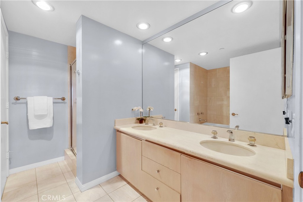 MLS #OC25040655 image #14