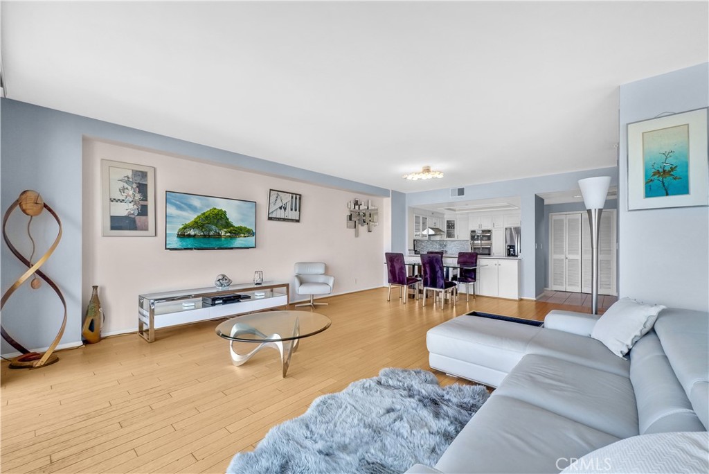 MLS #OC25040655 image #4