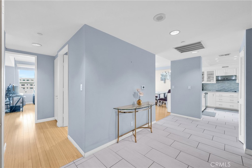 MLS #OC25040655 image #8