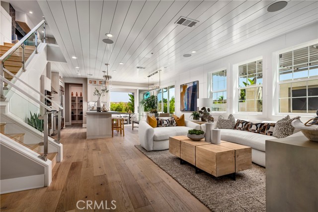 MLS #OC25040907 image #2