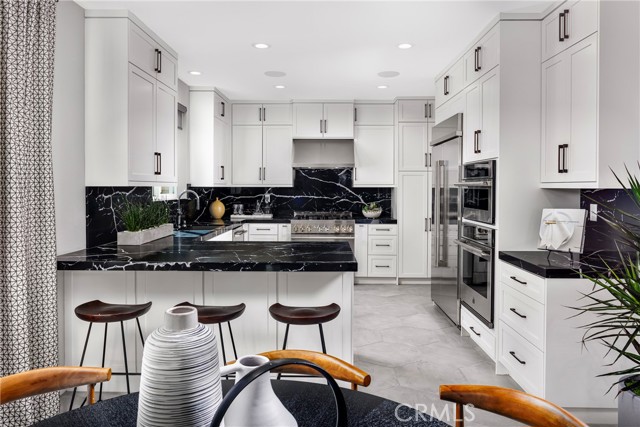 MLS #OC25040919 image #2