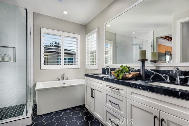 MLS #OC25040919 image #8