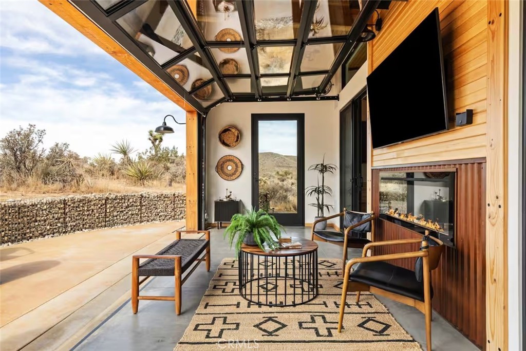 MLS #OC25041427 image #9