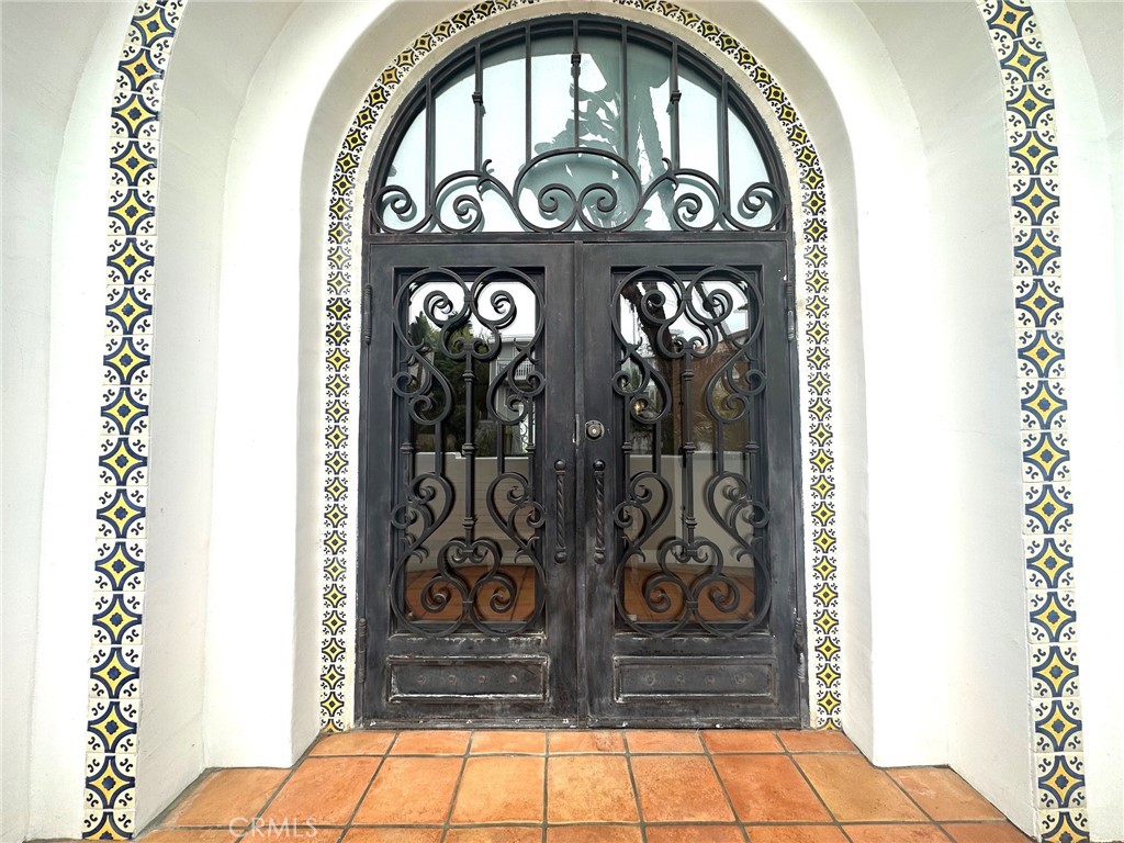 MLS #OC25041805 image #2