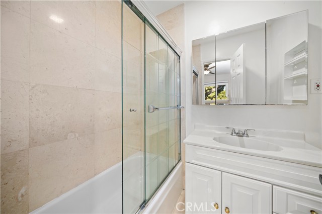 MLS #OC25042621 image #12