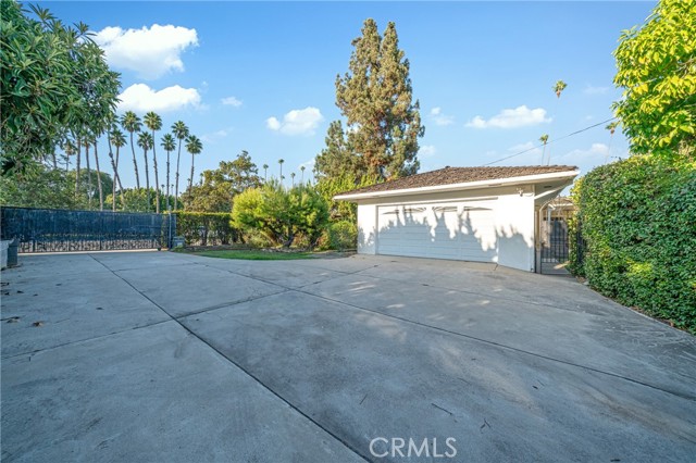 MLS #OC25042621 image #27