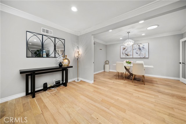 MLS #OC25042621 image #8