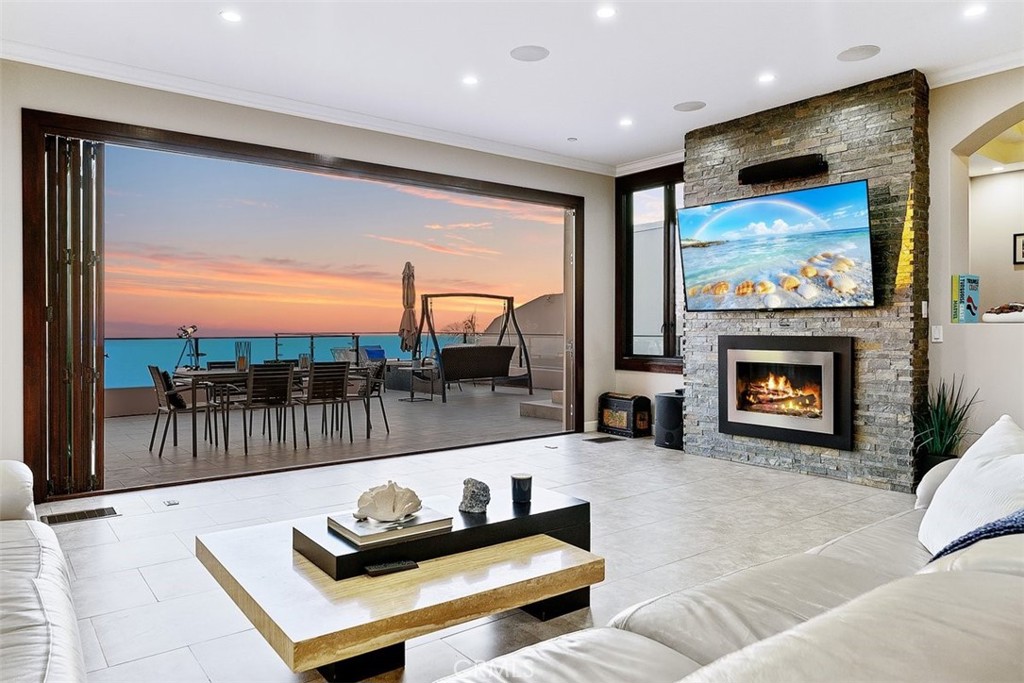 MLS #OC25042662 image #13