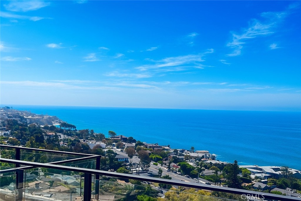 MLS #OC25042662 image #2