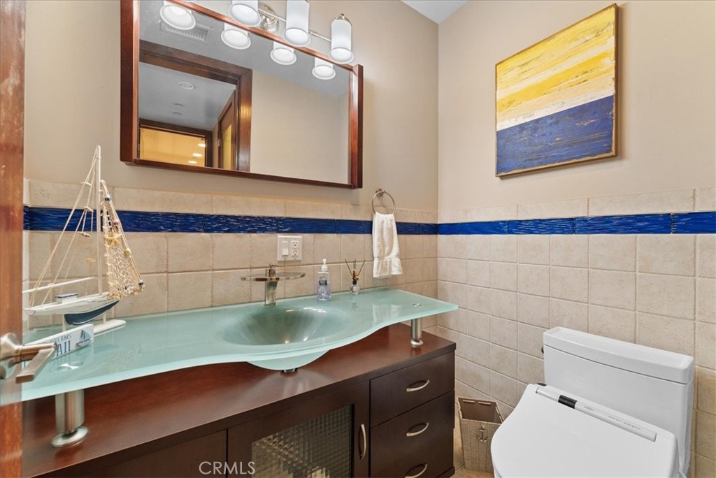 MLS #OC25042662 image #36