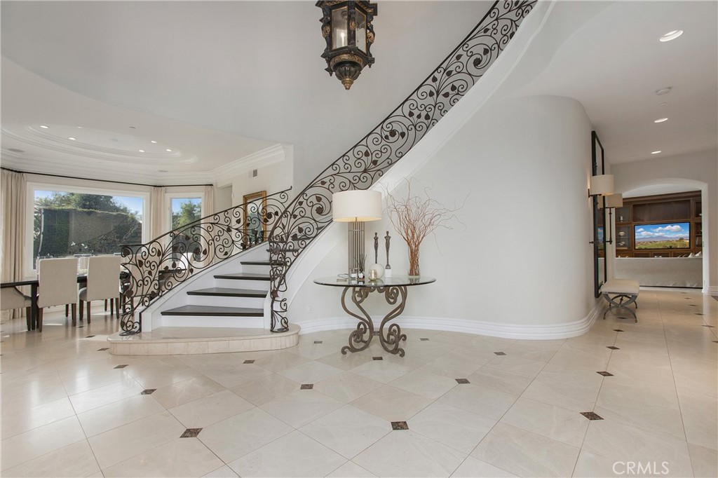 MLS #OC25042748 image #4