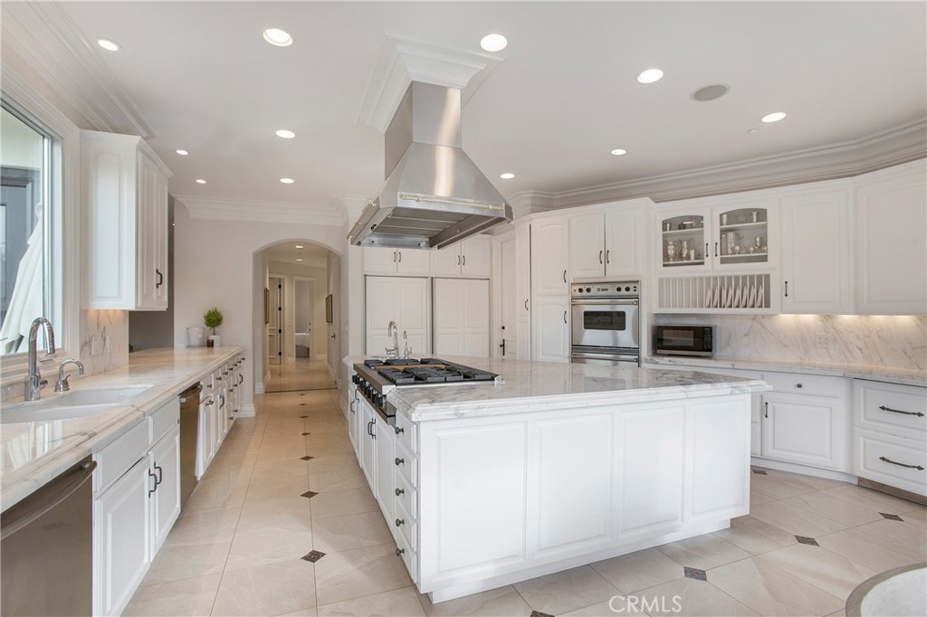 MLS #OC25042748 image #9