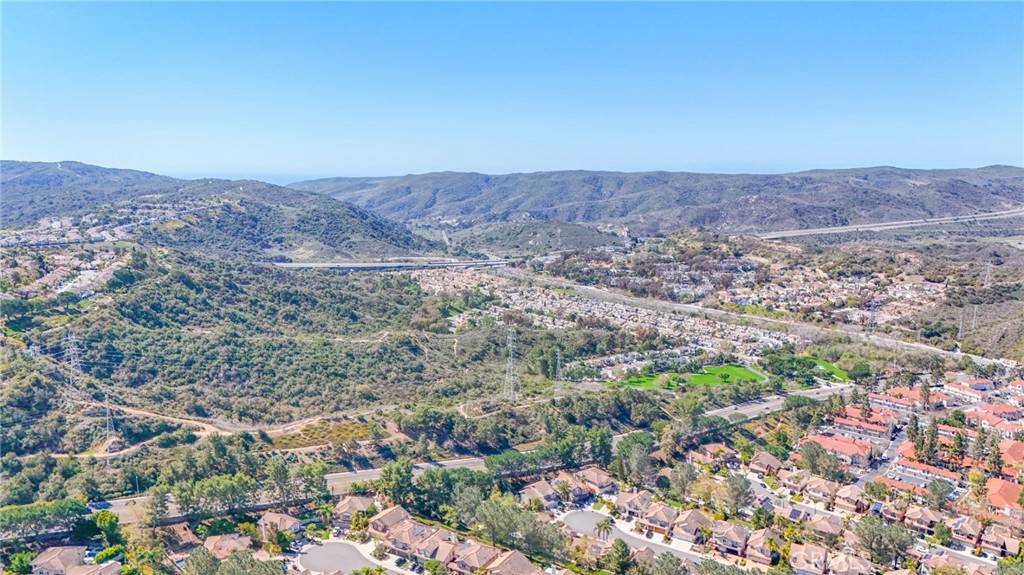 MLS #OC25043683 image #10