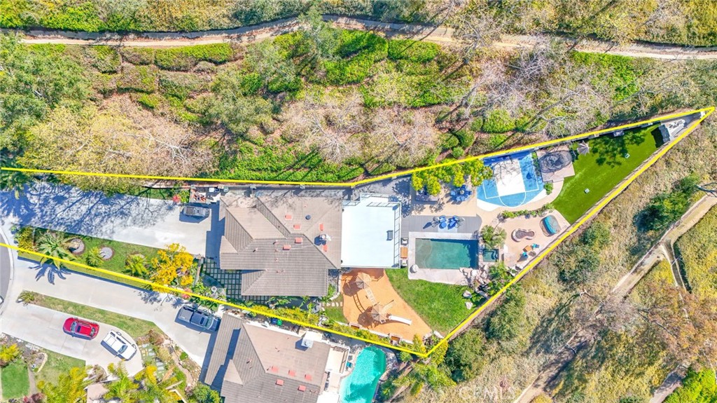 MLS #OC25043683 image #2