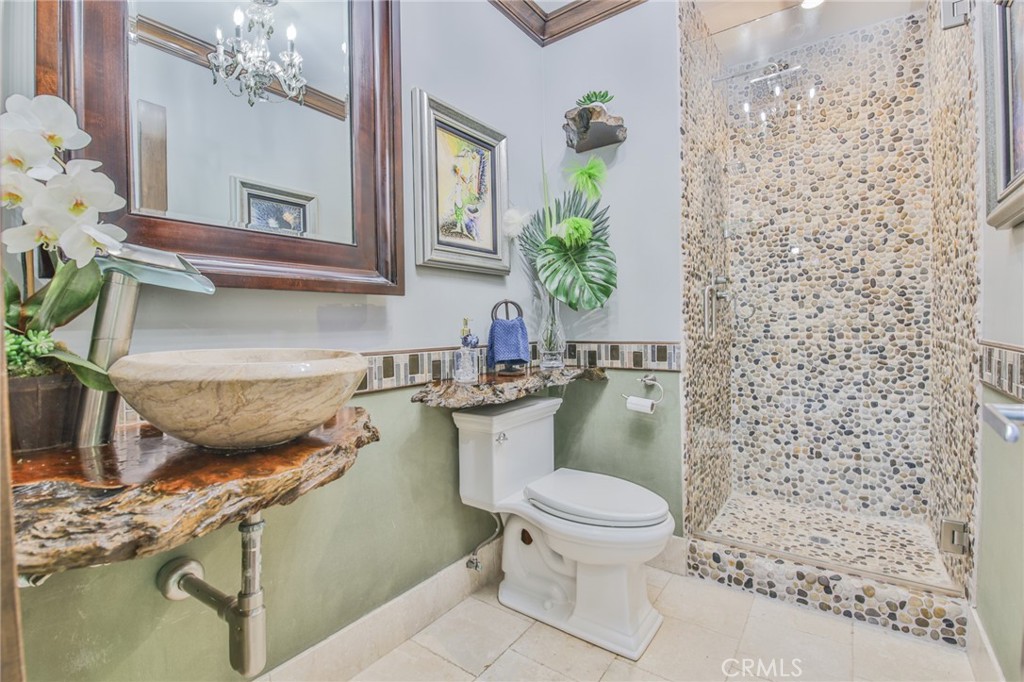 MLS #OC25043683 image #24