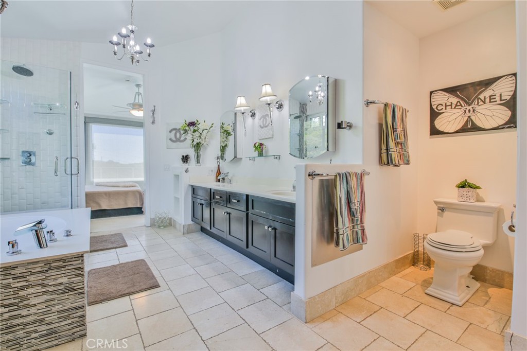 MLS #OC25043683 image #38