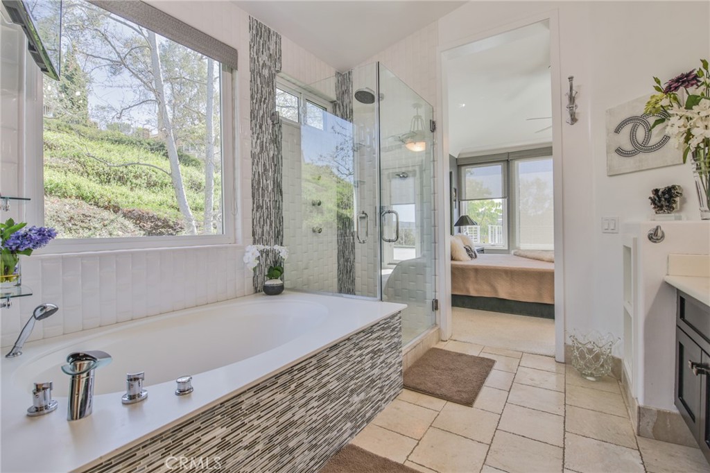 MLS #OC25043683 image #40