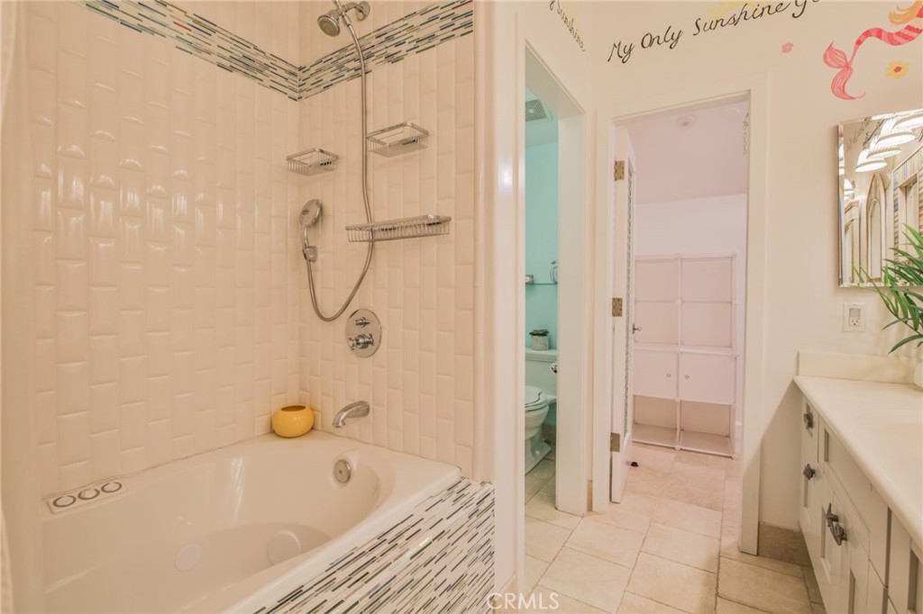 MLS #OC25043683 image #44