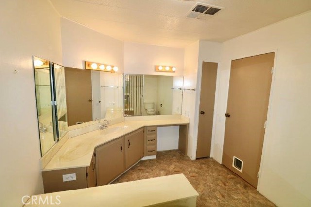 MLS #OC25044849 image #43