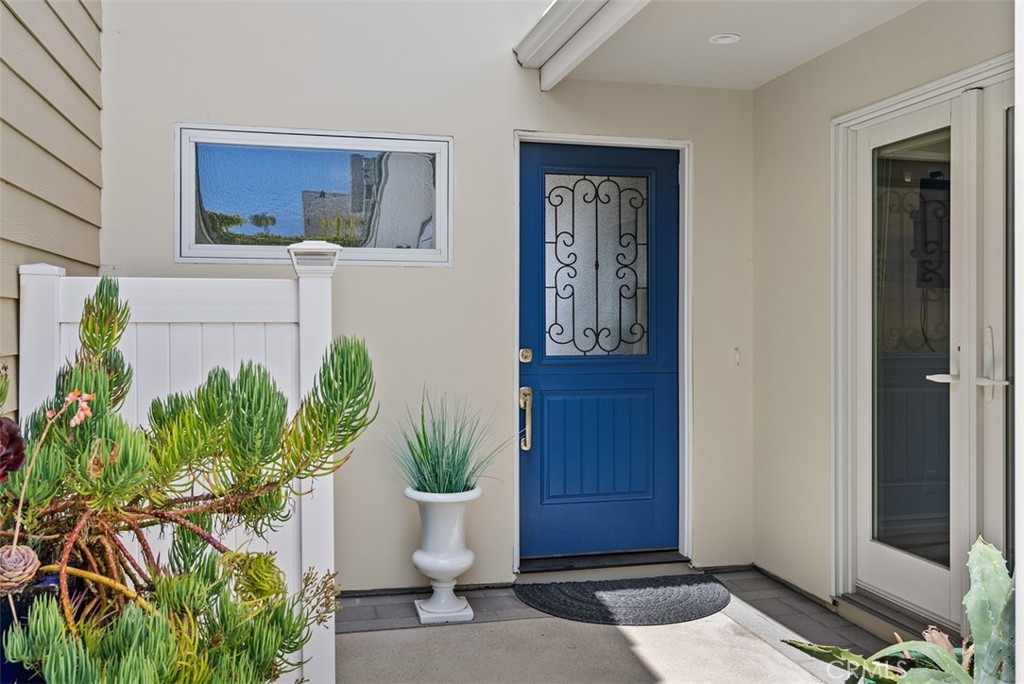 MLS #OC25047692 image #1