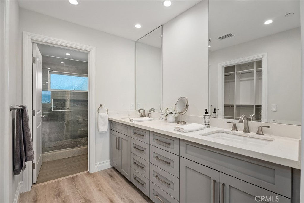 MLS #OC25047692 image #21