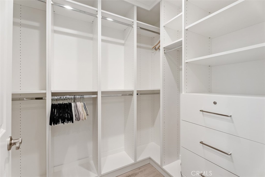 MLS #OC25047692 image #23