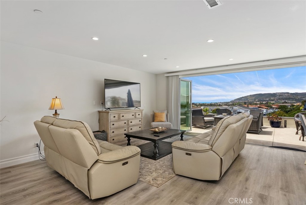 MLS #OC25047692 image #6