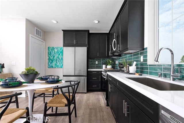 MLS #OC25048943 image #1