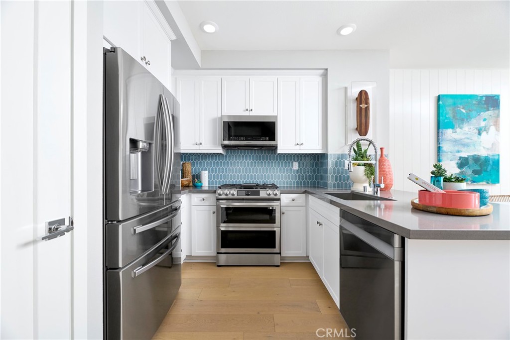 MLS #OC25048956 image #1