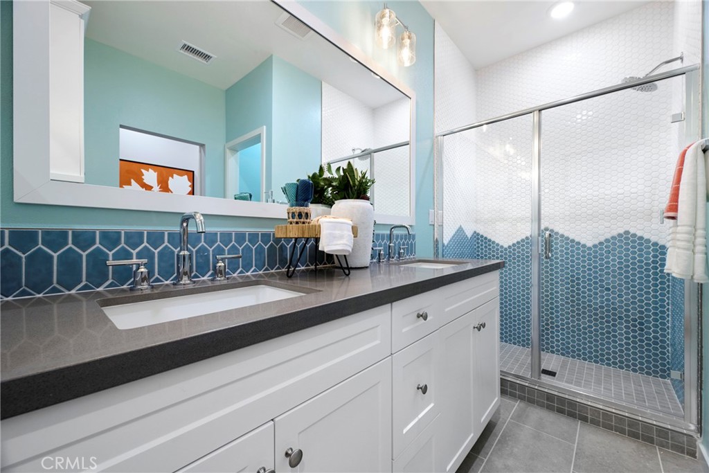 MLS #OC25048956 image #10