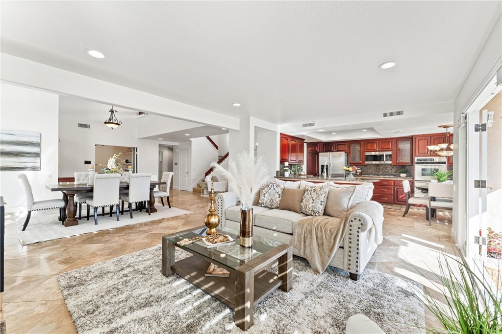 MLS #OC25050149 image #14