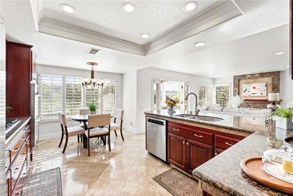 MLS #OC25050149 image #19