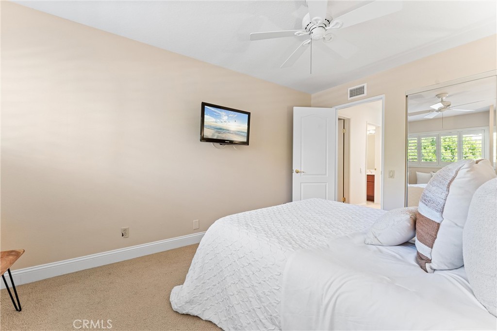 MLS #OC25050149 image #36