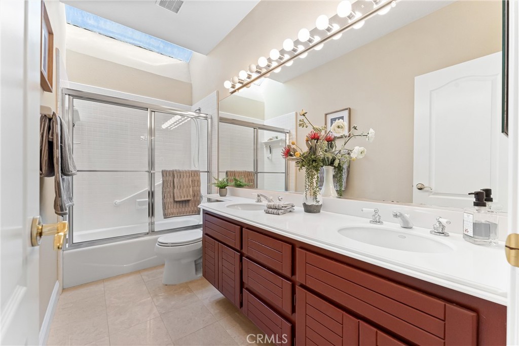 MLS #OC25050149 image #39