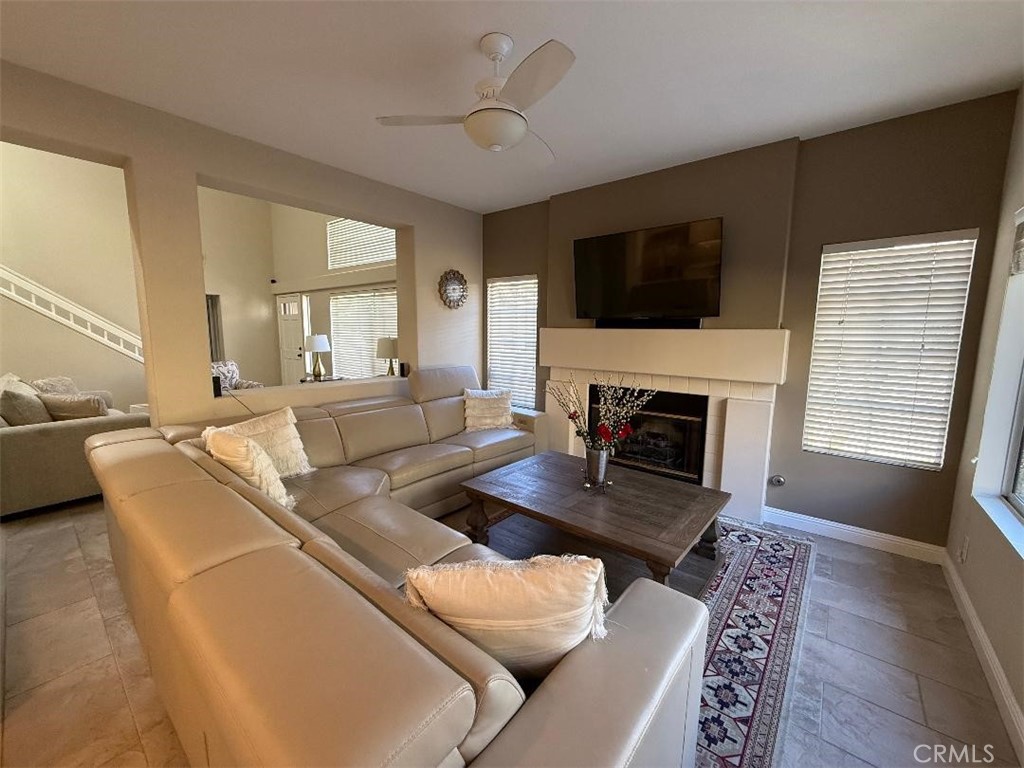 MLS #OC25051406 image #3